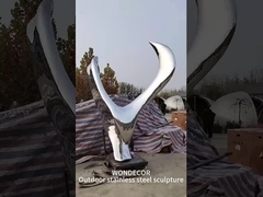 Scultura in acciaio inossidabile